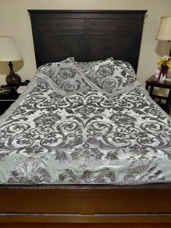 queen bed