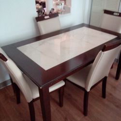 Dinning Room Table with 4 Chairs 