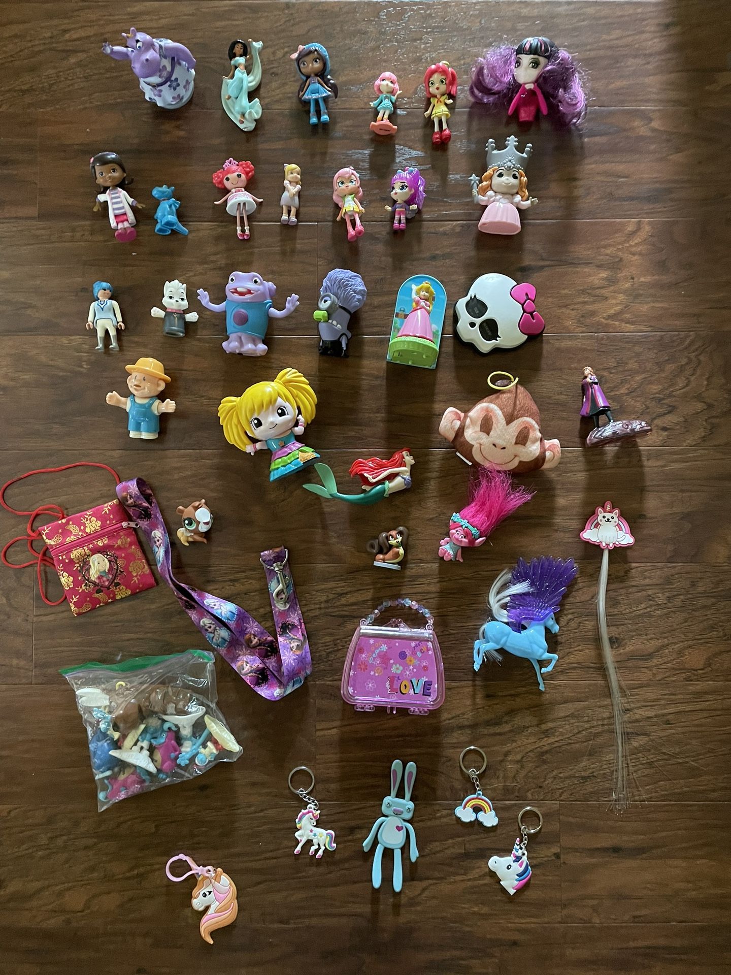 40 Girls Toys Unicorn Keychains McDonald’s Prizes Elsa Ana Smurfs Princesses Doc McStuffins
