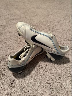 Nike First 2 soccer cleats size 9.5