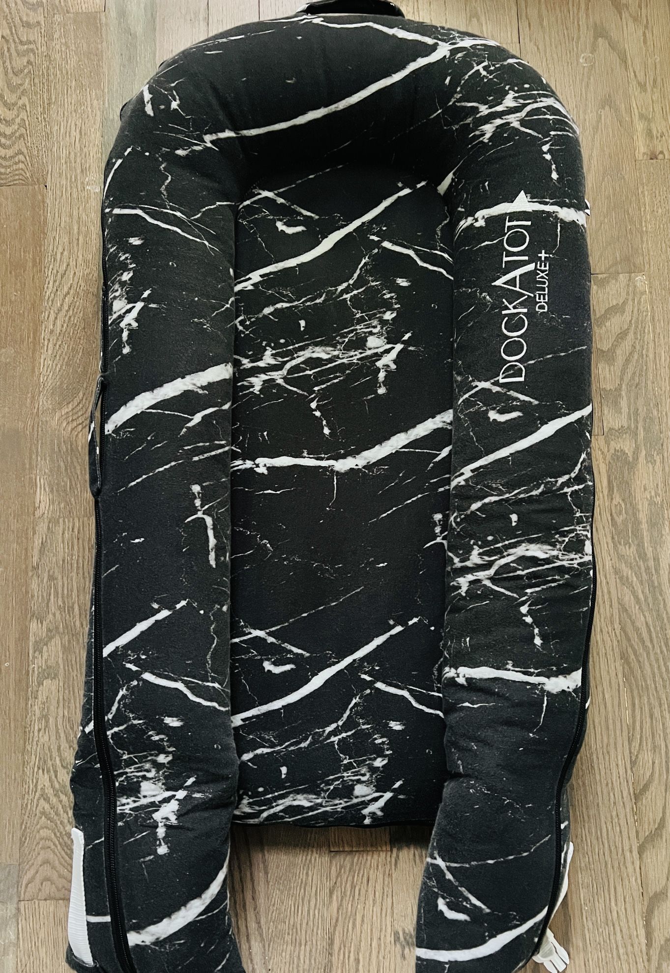 Dockatot for sale, take nursing pillow for free