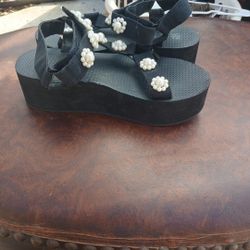 Black Shoes 