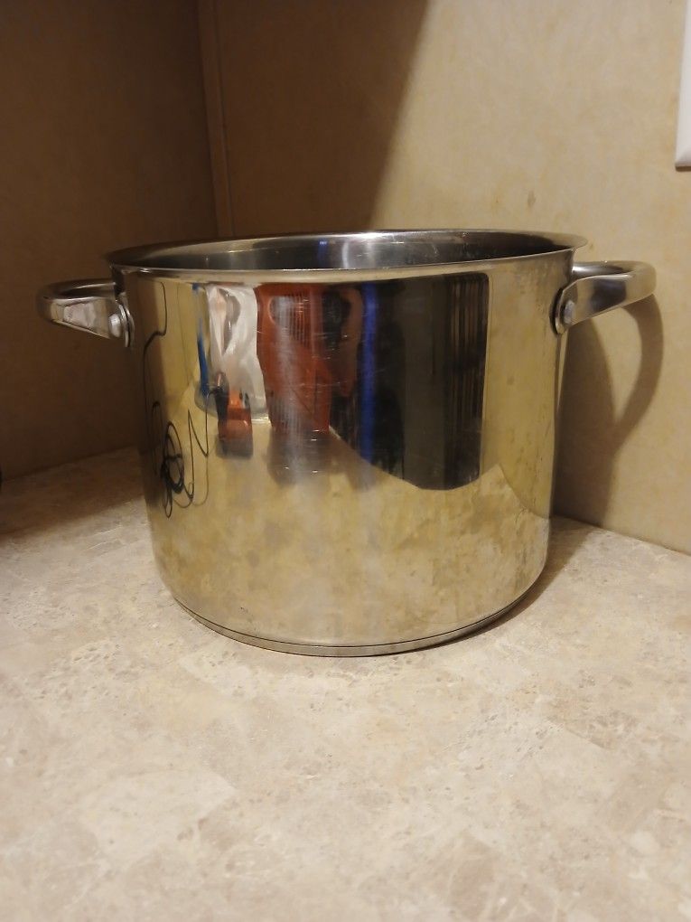 Wolfgang Puck Cooking Pot