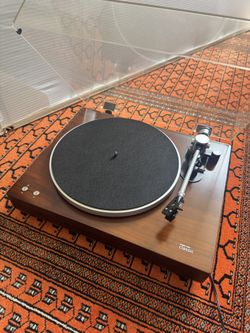 Vinyl Record Player / Turntable. Mint Condition, Audiophile Quality