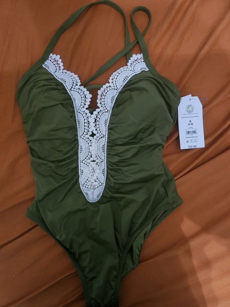 One Piece Sizs Small