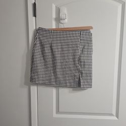 Size 6 Black And White Skirt