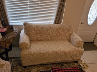 Living room 3 & 2 seats