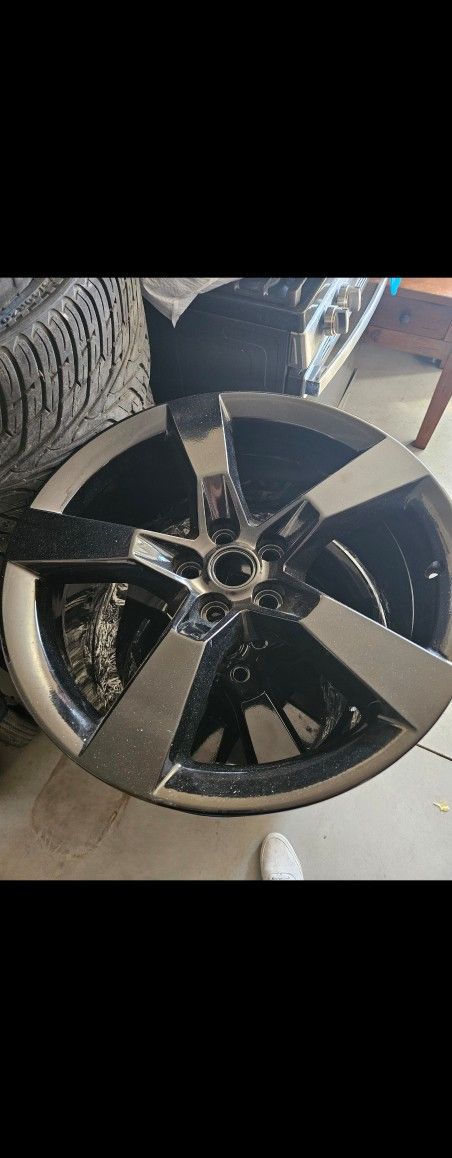 20-in Rims 5x5 Came Off 89 Chevy