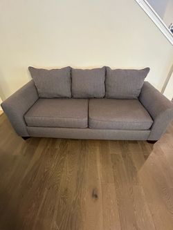 ✨ Cozy Gray Sofa – Modern Style – Priced to Sell