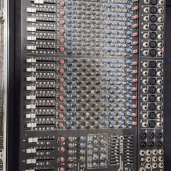 Carvin C1648P Powered Mixer with Road Case--16 Channel PA 