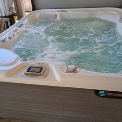 Beautiful Comfortable Working Hot Tub Spa Seats 7 Can Fit 10 Yes It Does Have A Lounger Built In