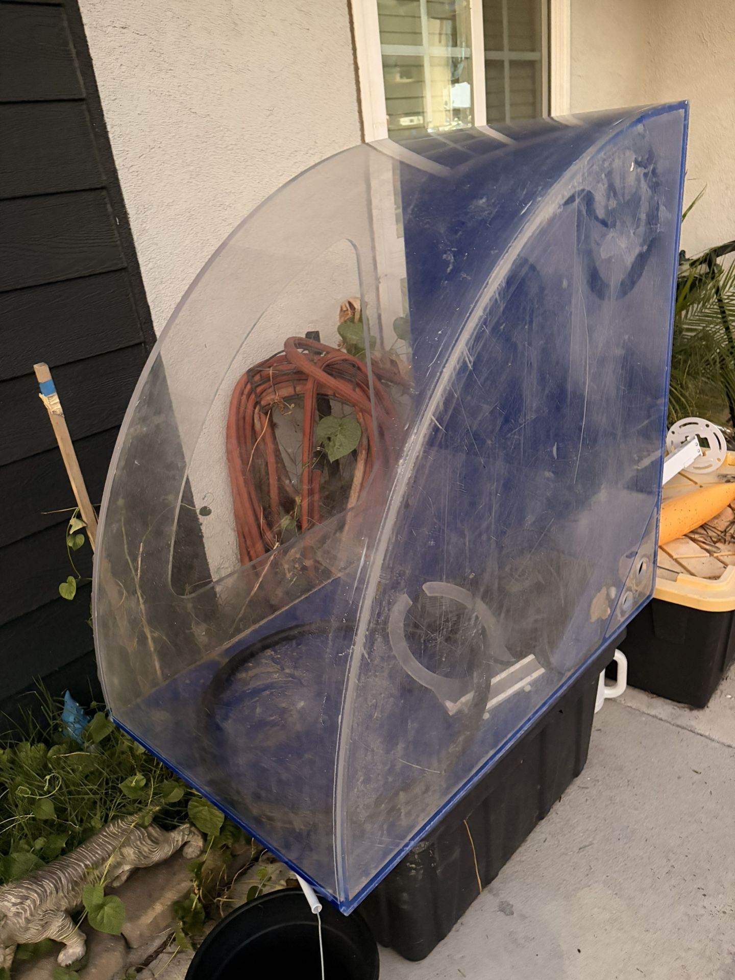 Corner Acrylic Fish Tank 