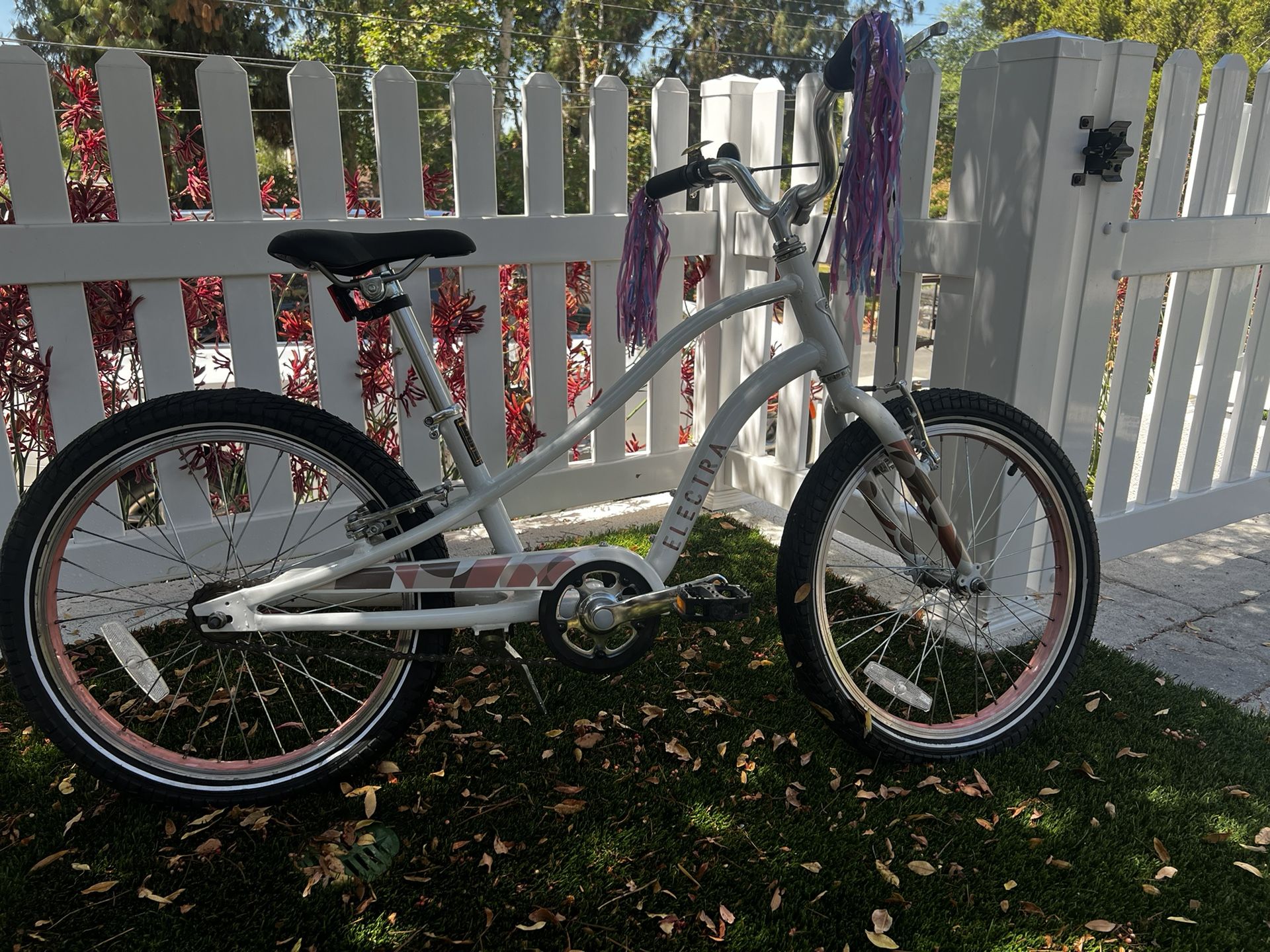 Electra Kids Bike 20” Wheels, White