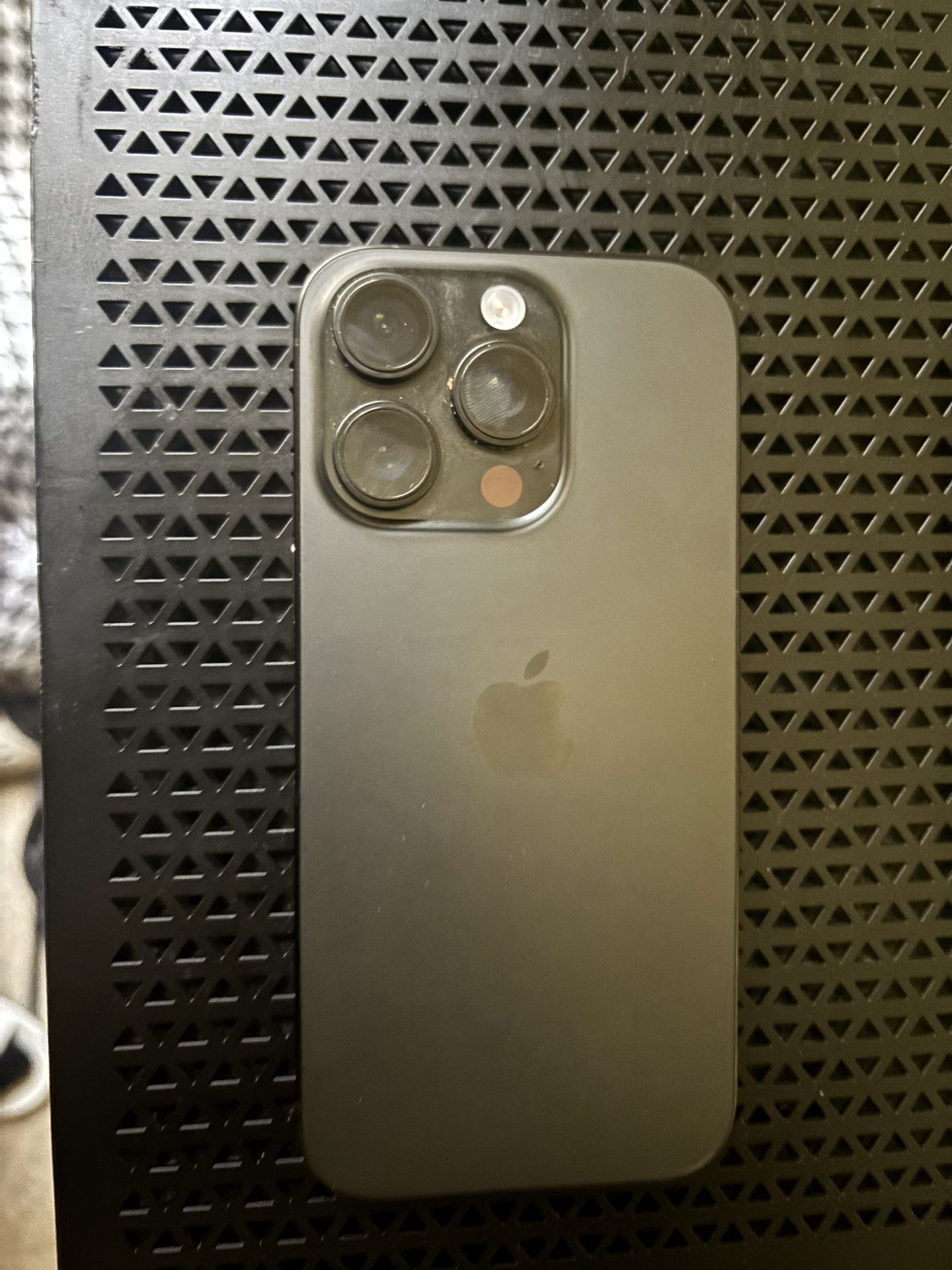 Iphone 16 Pro UNLOCKED