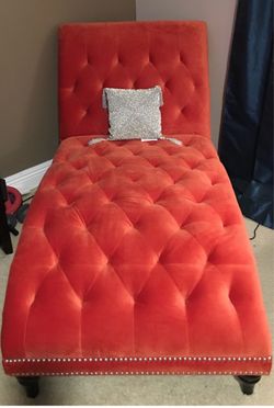 Chaise Lounge Chair
