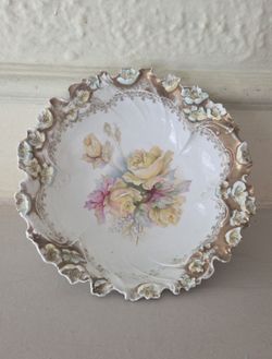 Vintage RS Prussia Florial Bowl. In Nice Condition, No Cracks, No Chips.