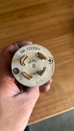 250 V Plug
