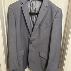 Light gray men’s suit