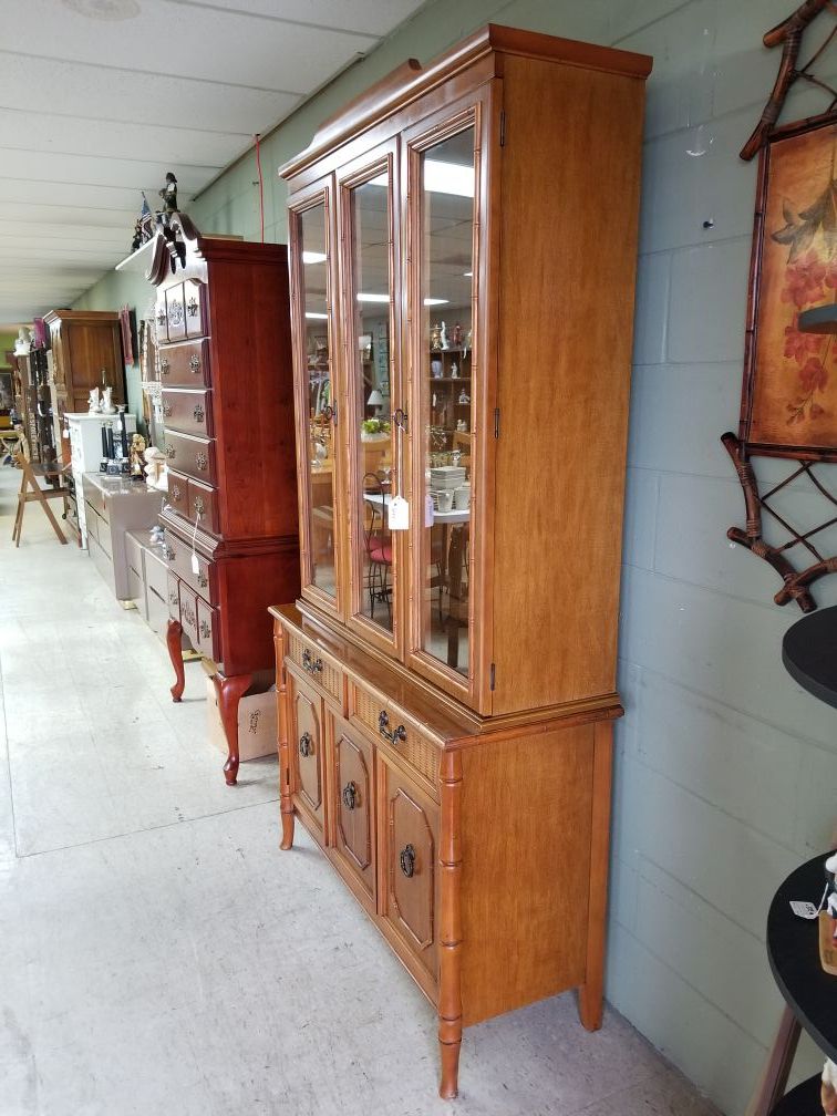 Broyhill China Cabinet Vintage | Cabinets Matttroy