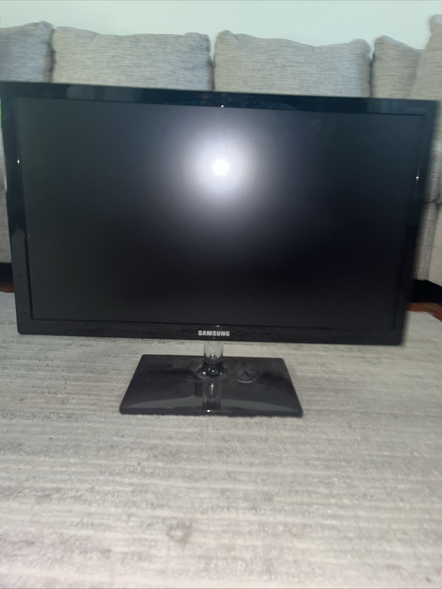 samsung S24C570HL 24”