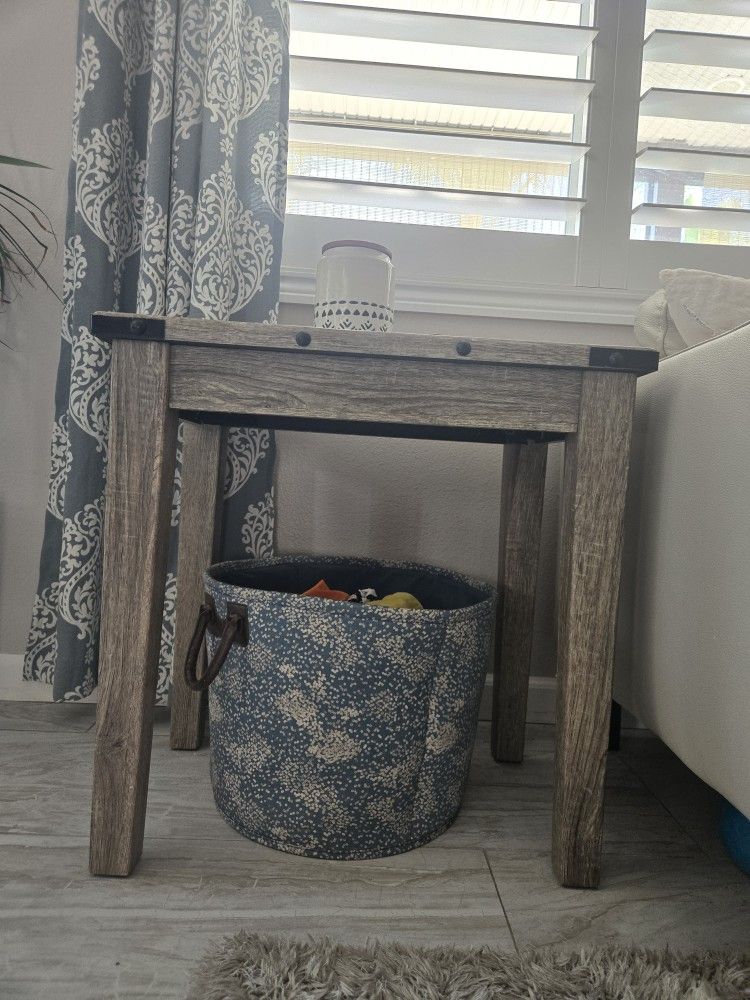 End Tables/Side Tables