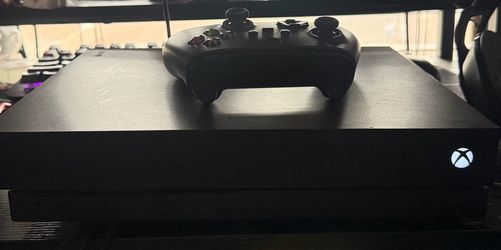 Xbox 1 TB - With controller + Power cable