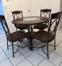 Round Dining Table Set with 4 Chairs
