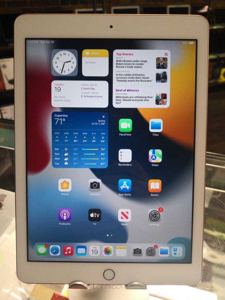Apple iPad 6th Gen 32GB - WIFI