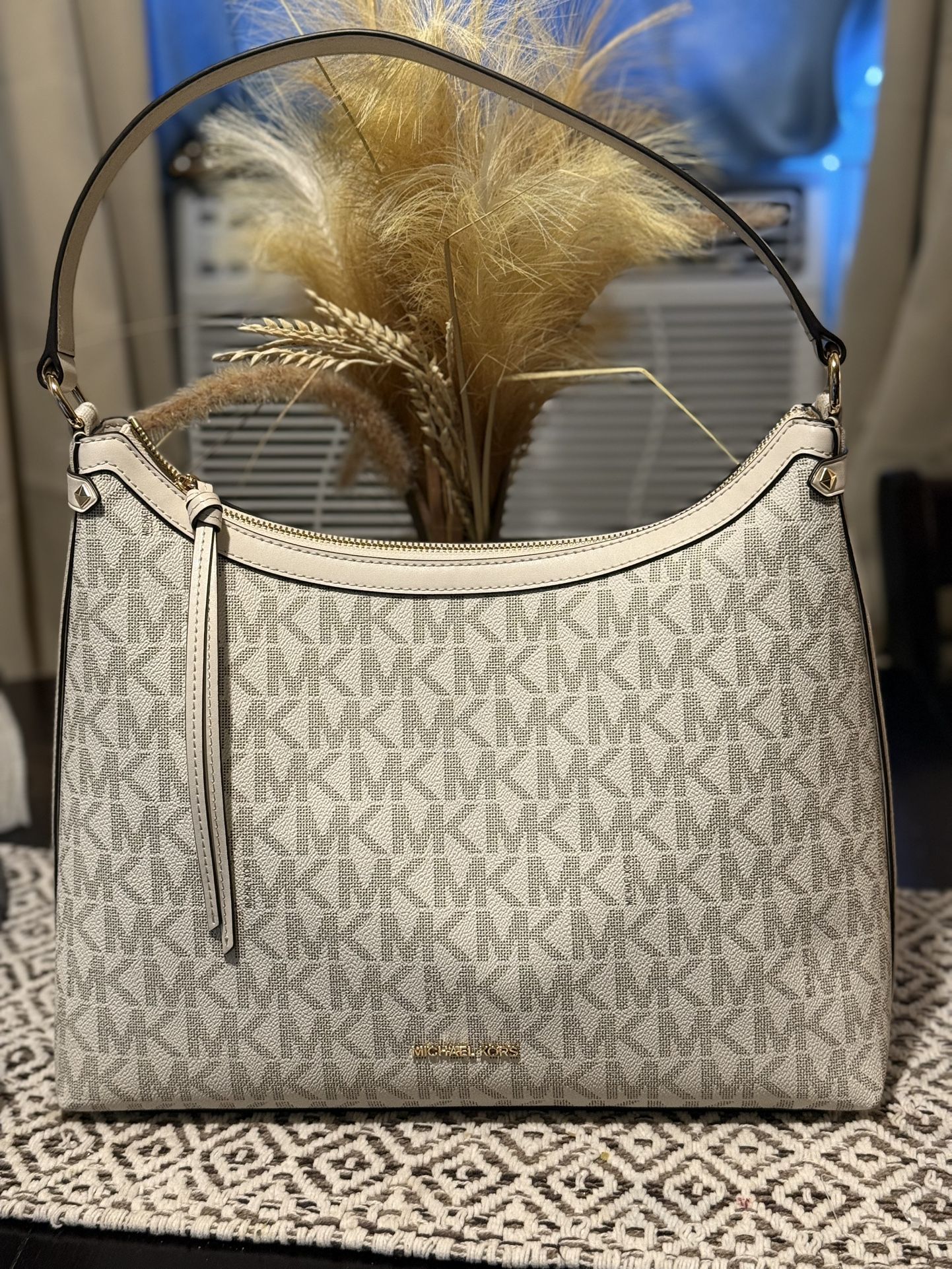 Michael Kors Lg Hobo Bag
