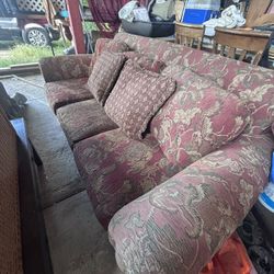 Set De Sofa   Free Good Condition Pick Up Today 