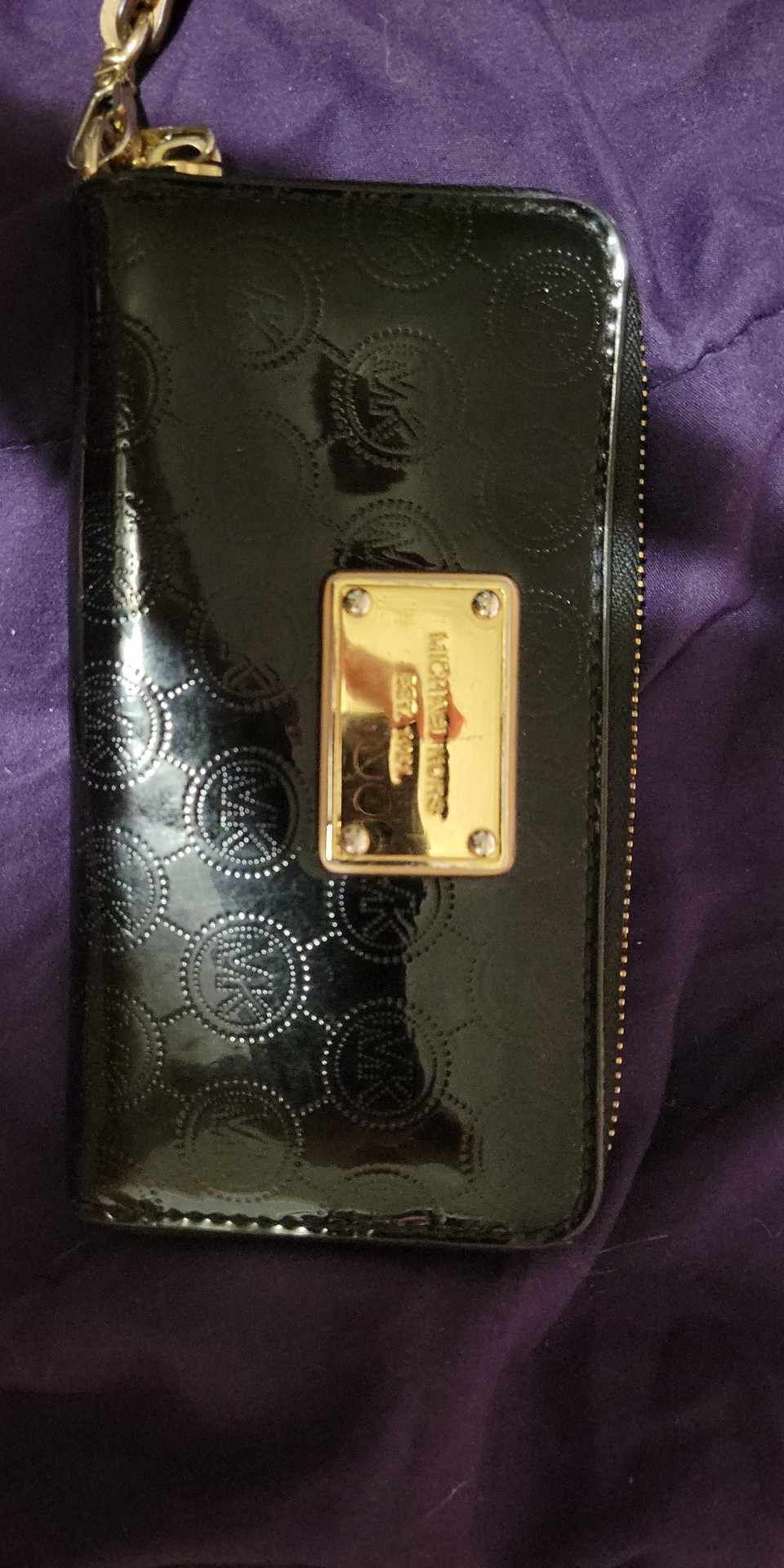 Micheal Kors Wallets And Louis Vuitton 