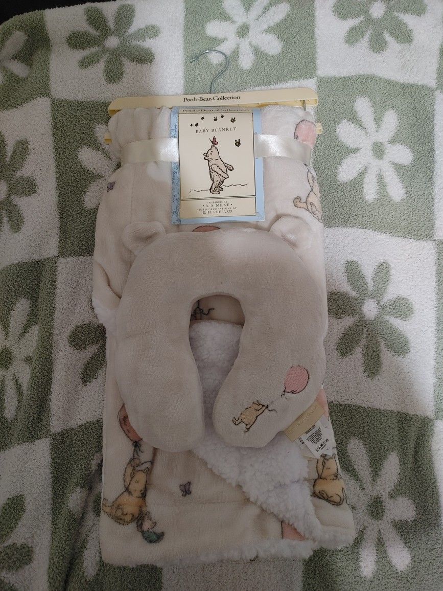 Winnie The Pooh Neck Support And Blanket - New