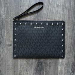 Michael Kors Wristlet NEW (no tags)