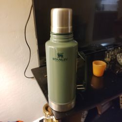 Stanley Classic 2 QT Vacuum Bottle 