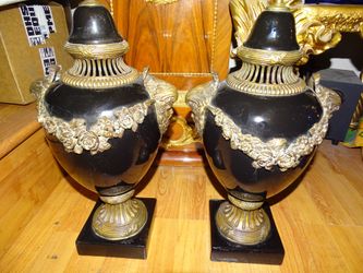 2 Italian vases