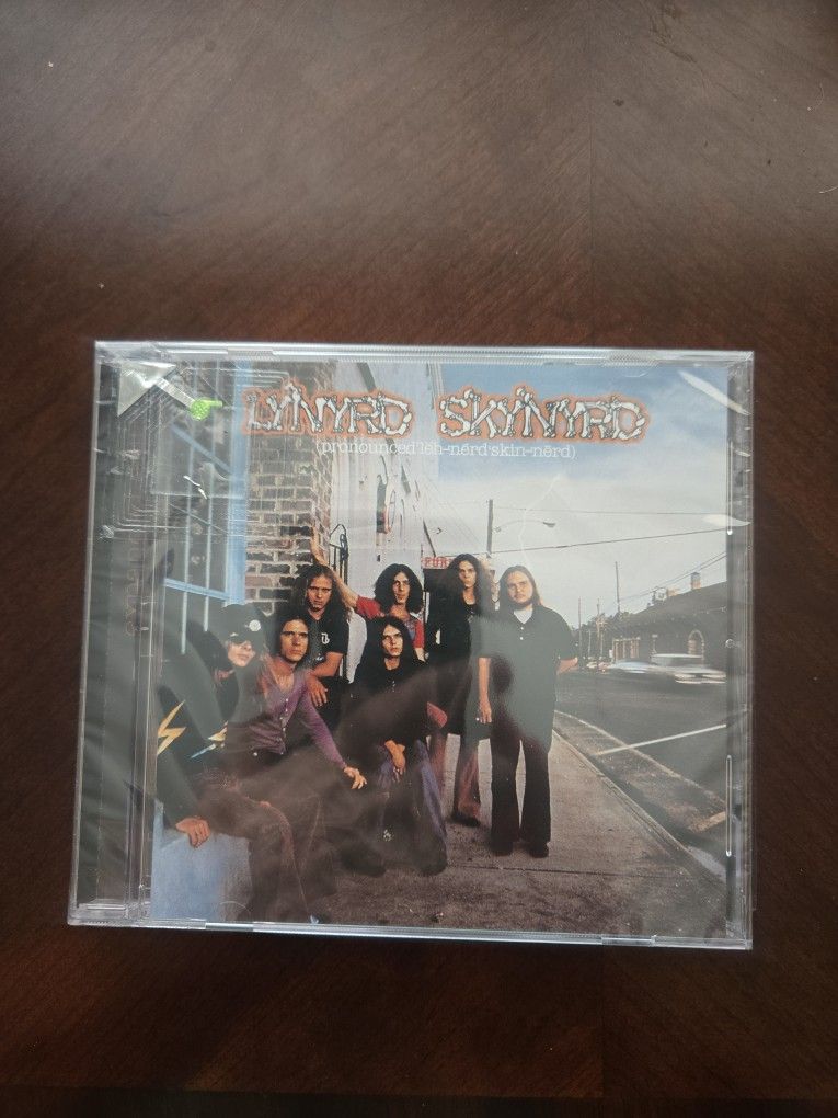 LYNYRD SKYNYRD SMOKES