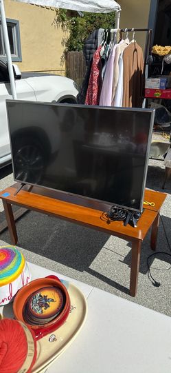LG smart tv 44’