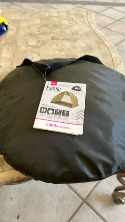 Pop up tent