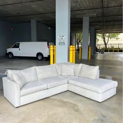 Beige Sectional Sofa !!! Great Condition 