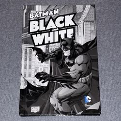 Batman Black and White Hardcover Comic - Volume 1 Jim Lee - Includes Blu Ray