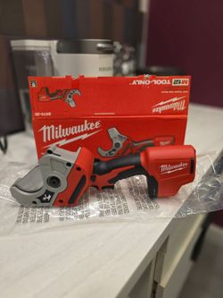 Milwaukee M12 12V Cordless PVC Pipe Shear not M12 Fuel (Tool-Only) Plumber Or Electrician