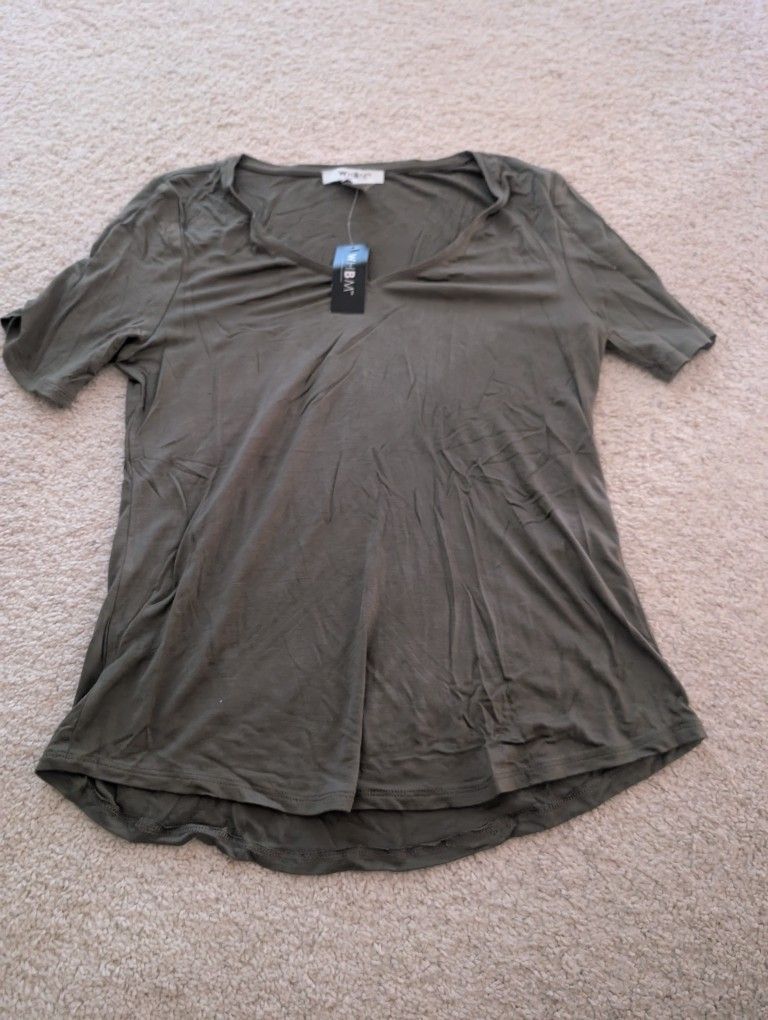 Women's Green V-Neck T-Shirt