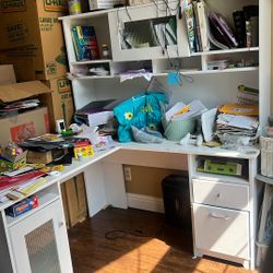 L Shoe Desk W/ Moveable Hutch
