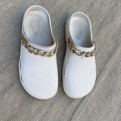 Crocs With Chain, US 11