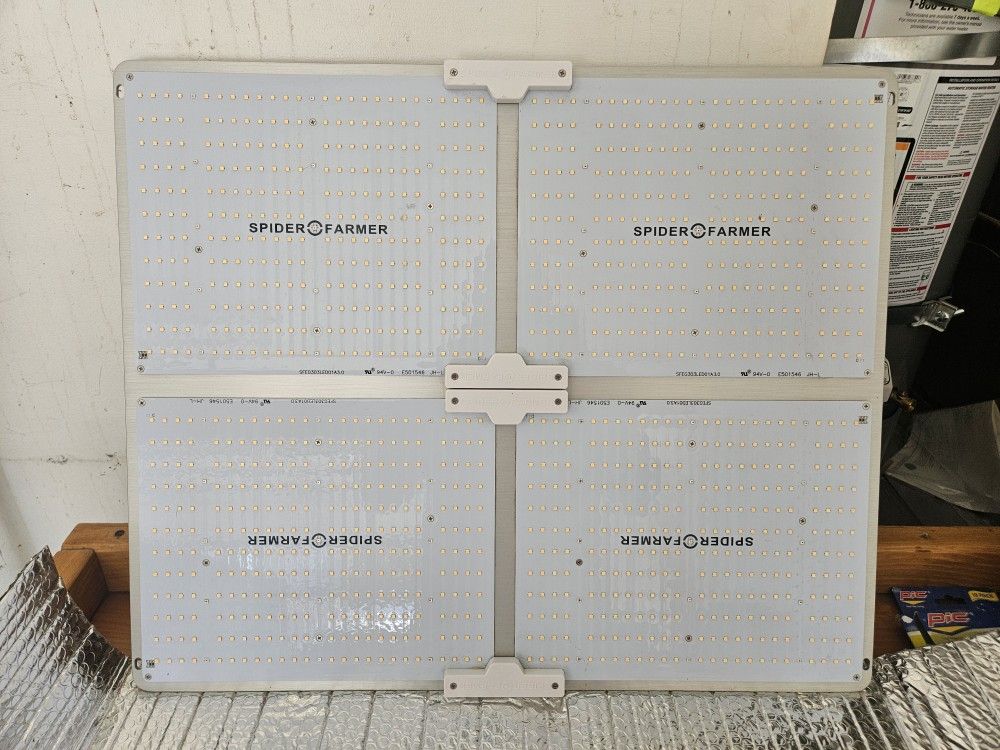 2 Spider Farm Lights 