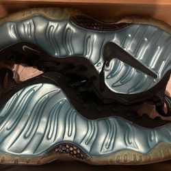 NIKE AIR FOAMPOSITE PRO USED SIZE 10 ELECTRIC BLUE RETRO BLACK White