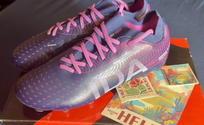 Women's Soccer Cleats - New in box - IDA Helia Club
