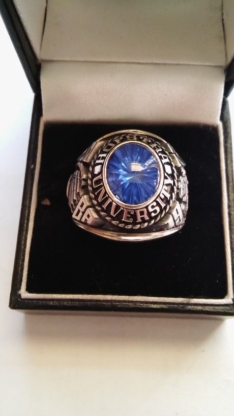 10 K White Gold Ring 26.7 Grams