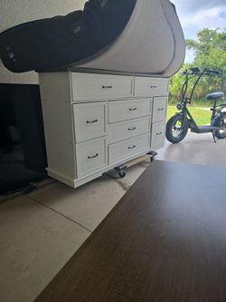Dresser