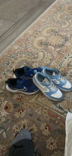 Kids sneakers